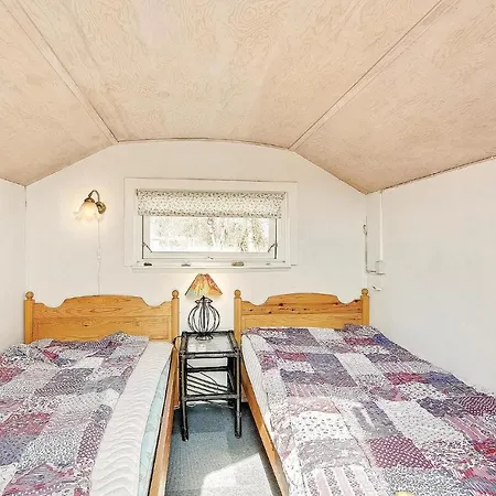 Two-bedroom Holiday With Sea View In Frorup Tårup