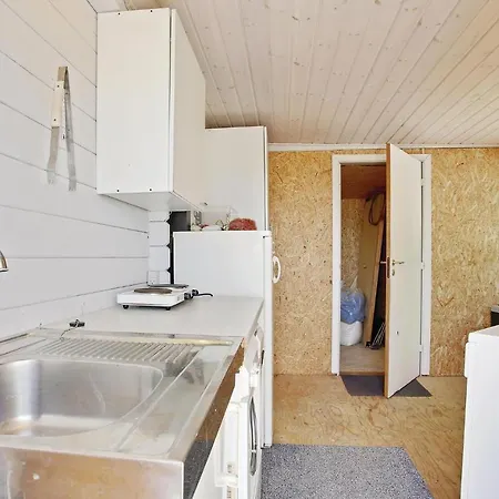Сasa de vacaciones Two-bedroom Holiday With Sea View In Frorup *