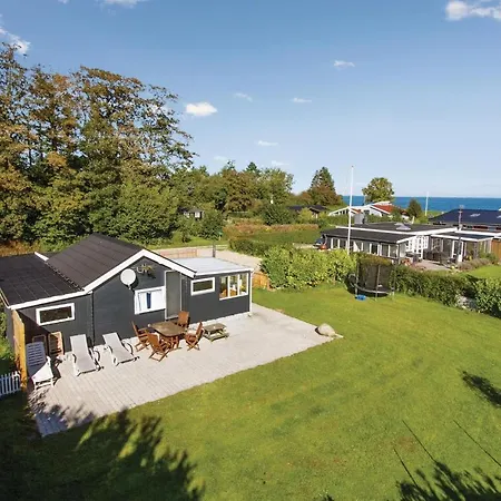 Two-bedroom Holiday With Sea View In Frorup * Tårup